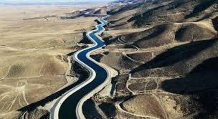 امنیت پایدار با توسعه سرمایه گذاری و حضور بخش خصوصی محقق می‌شود/ انتقال آب خلیج فارس به فلات مرکزی نمونه موفق اراده و همت ایرانی است