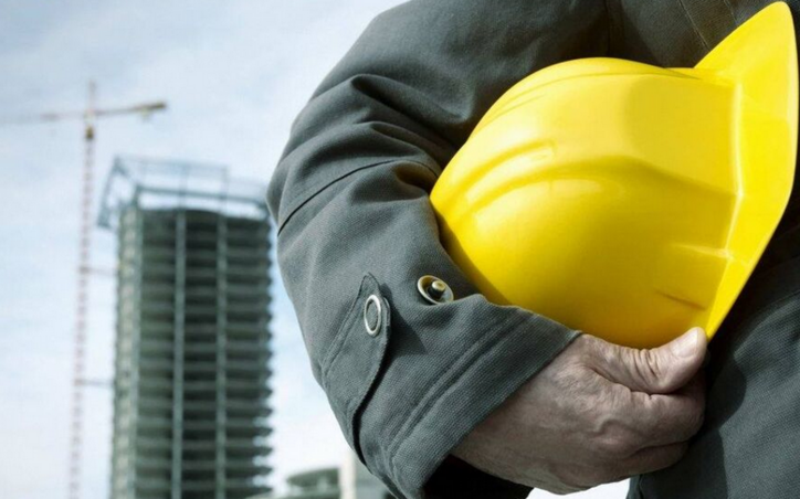 یک ملک تجاری در حال ساخت روی تابلوی بورس کالا می‌رود