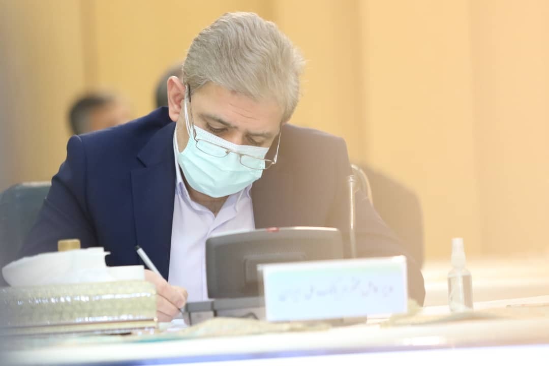 قدردانی از مدیرعامل بانک ملی ایران در حضور معاون اول رئیس جمهور قدردانی از مدیرعامل بانک ملی ایران در حضور معاون اول رئیس جمهور