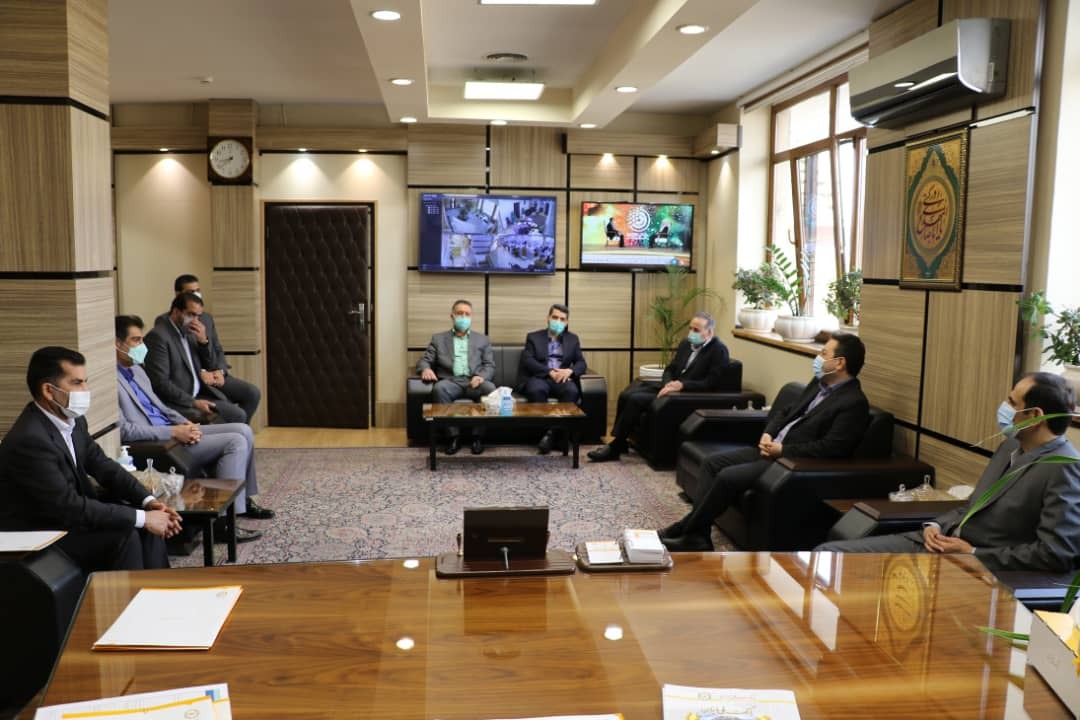 تقدیر اعضای هیات مدیره بانک ملی ایران از تلاشهای کارکنان اداره امور شعب شرق تهران تقدیر اعضای هیات مدیره بانک ملی ایران از تلاشهای کارکنان اداره امور شعب شرق تهران