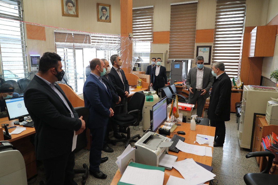 بازدید سرزده مدیرعامل بانک ملی ایران از شعب چهارراه کنت و منوچهری تهران بازدید سرزده مدیرعامل بانک ملی ایران از شعب چهارراه کنت و منوچهری تهران