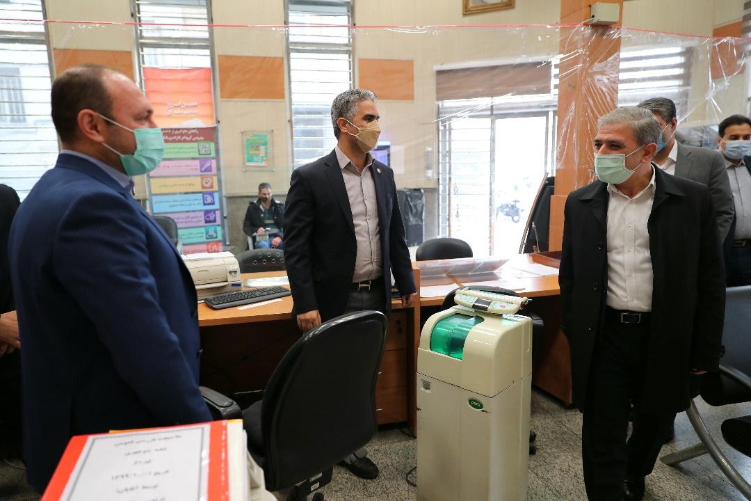 بازدید سرزده مدیرعامل بانک ملی ایران از شعب چهارراه کنت و منوچهری تهران بازدید سرزده مدیرعامل بانک ملی ایران از شعب چهارراه کنت و منوچهری تهران