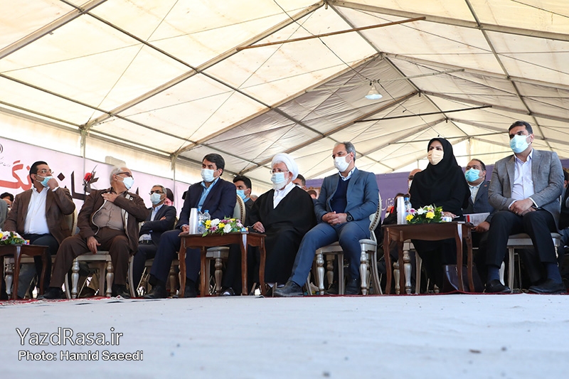 آیین افتتاح پروژه انتقال آب خلیج فارس به استان یزد آیین افتتاح پروژه انتقال آب خلیج فارس به استان یزد