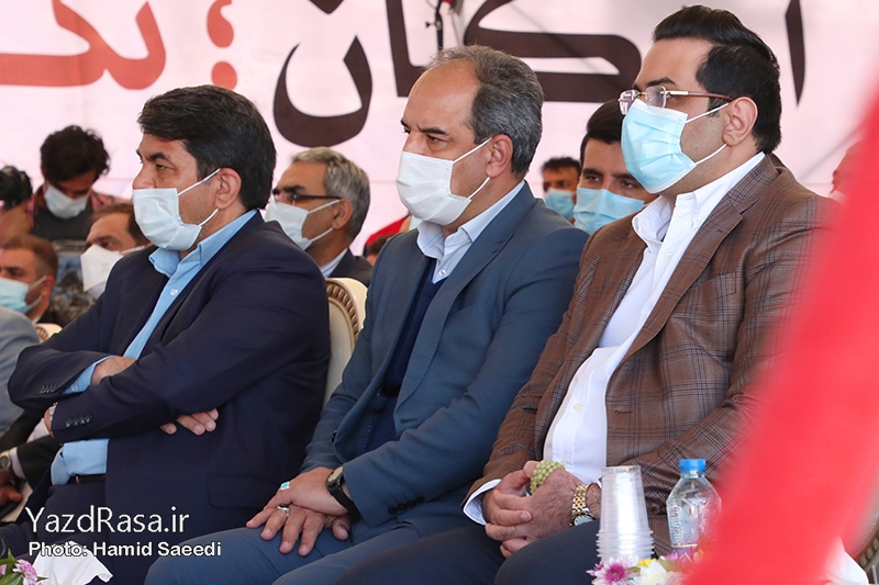 آیین افتتاح پروژه انتقال آب خلیج فارس به استان یزد آیین افتتاح پروژه انتقال آب خلیج فارس به استان یزد