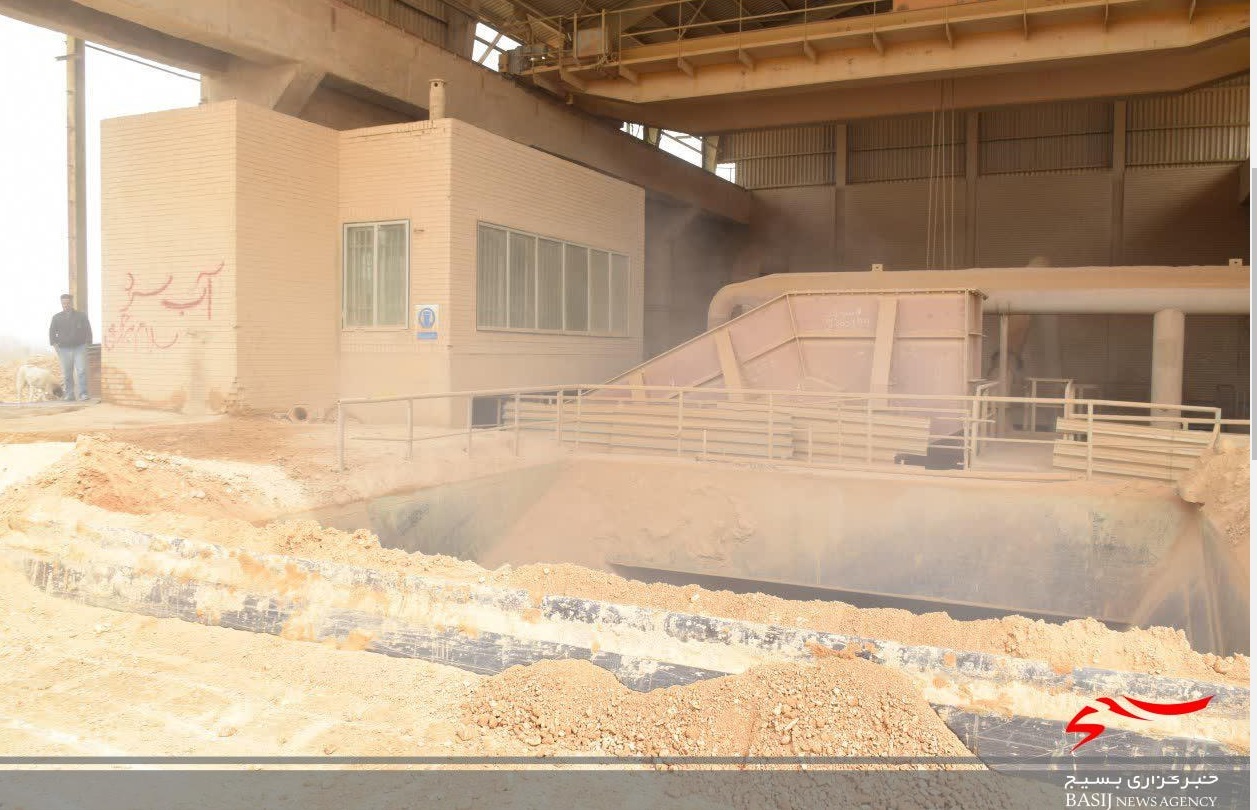 بازدید امام جمعه شاهرود از شرکت سیمان و تقدیر از مدیر مجموعه بازدید امام جمعه شاهرود از شرکت سیمان و تقدیر از مدیر مجموعه