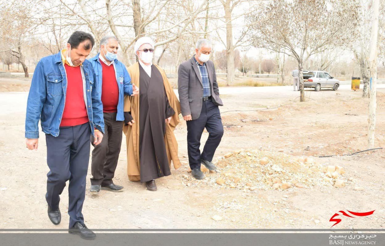 بازدید امام جمعه شاهرود از شرکت سیمان و تقدیر از مدیر مجموعه بازدید امام جمعه شاهرود از شرکت سیمان و تقدیر از مدیر مجموعه