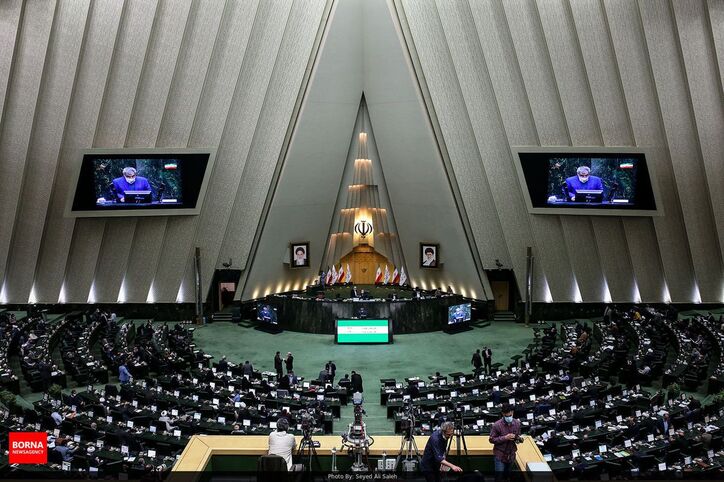 نمایندگان موافق و مخالف کلیات لایحه بودجه ۱۴۰۱ چه گفتند؟