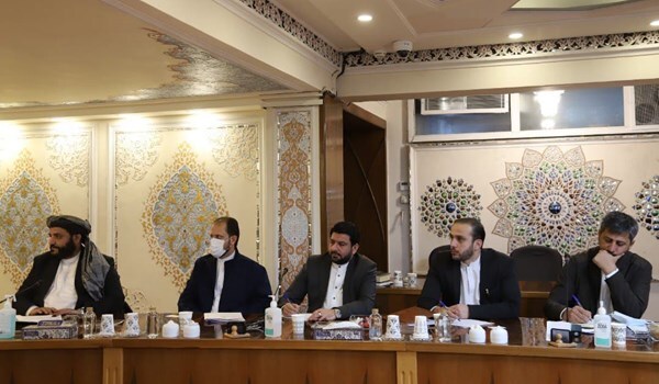دیدار هیات طالبان با وزیر صنعت و فعالان اقتصادی ایران دیدار هیات طالبان با وزیر صنعت و فعالان اقتصادی ایران