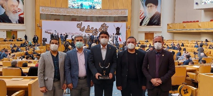 تندیس سیمین جایزه ملی مدیریت مالی ایران به شرکت فولاد خوزستان رسید
