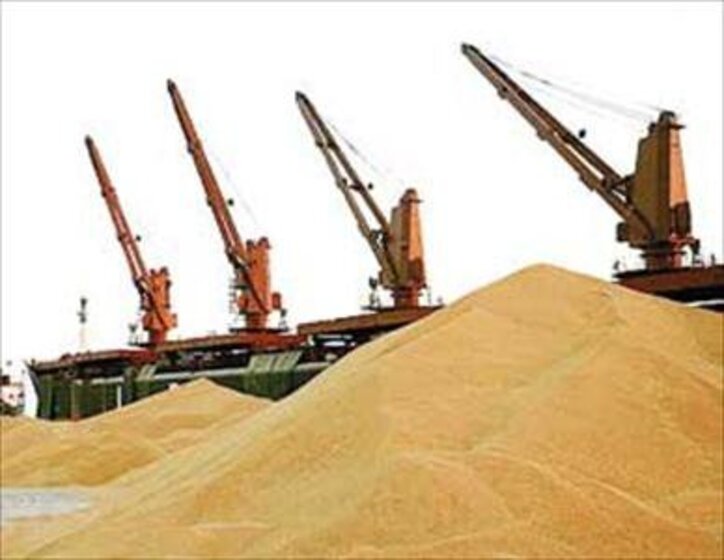 خروج کالا‌های وارداتی با ارز ۴۲۰۰ تومانی از کشور
