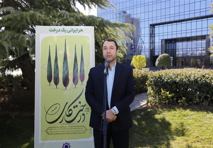 رئیس کل بانک مرکزی: نمایندگان مجلس بودجه ۱۴۰۱ را بدون کسری تحویل دولت دهند