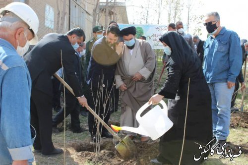 مراسم کاشت نهال در دانشگاهها و کارخانه سیمان شهرستان گالیکش برگزار شد مراسم کاشت نهال در دانشگاهها و کارخانه سیمان شهرستان گالیکش برگزار شد