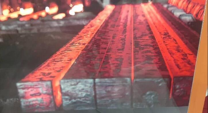 چادرملو ۱۵ هزار تن شمش فولادی عرضه می‌کند