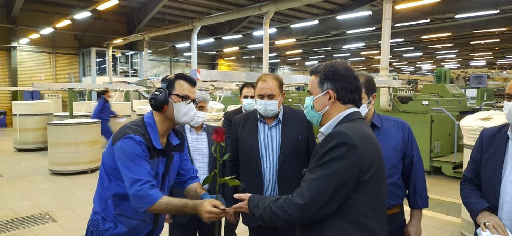 تجلیل از کارگران از سوی اداره امور شعب استان اردبیل