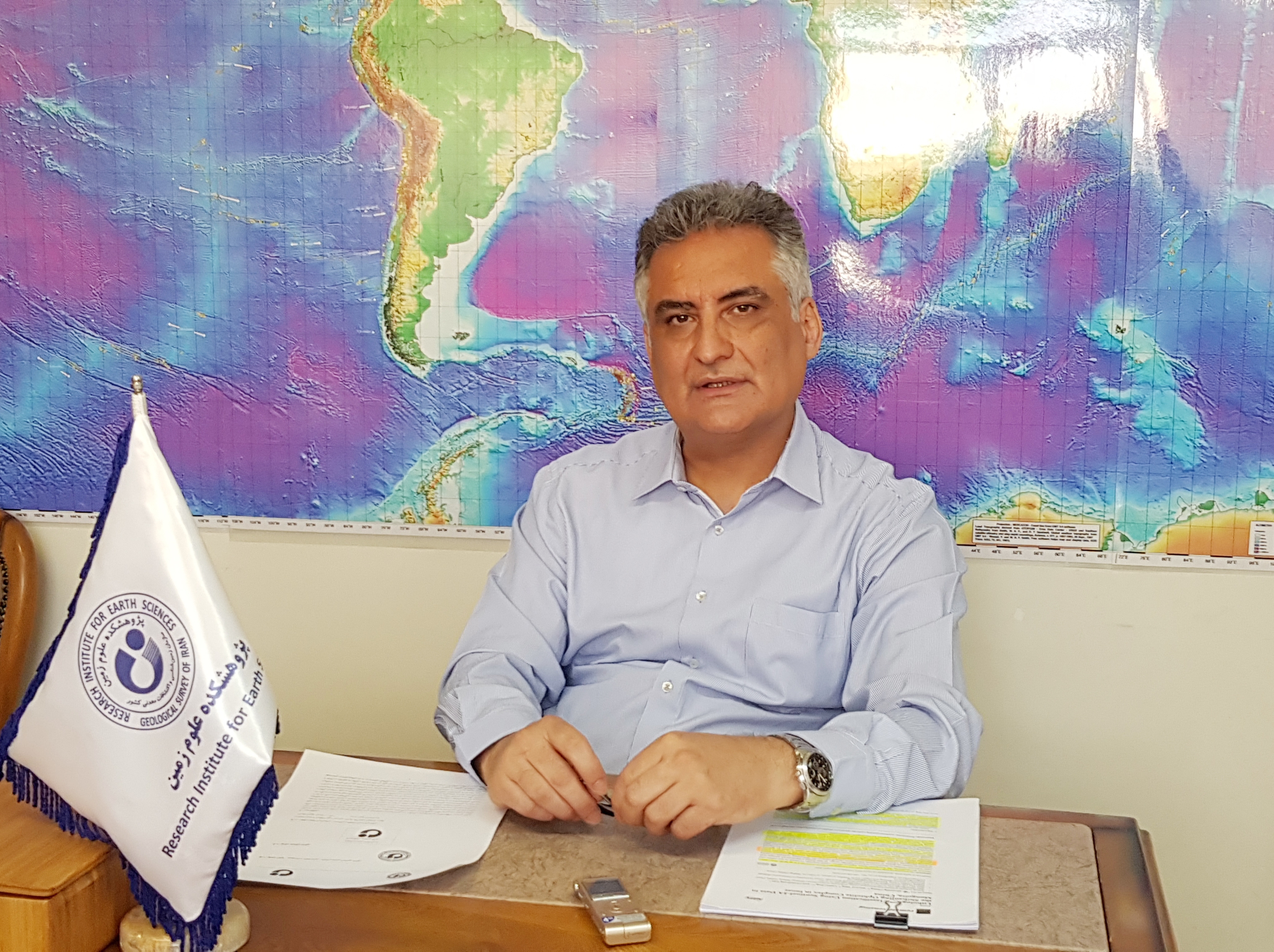 با تاکید بر شعار تولید، پشتیبانیها و مانعزداییها؛ حرکت به سوی نقشههای زمینشناسی نسل دو و یکپارچه و سرور پایه موضوعی با تاکید بر شعار تولید، پشتیبانیها و مانعزداییها؛ حرکت به سوی نقشههای زمینشناسی نسل دو و یکپارچه و سرور پایه موضوعی