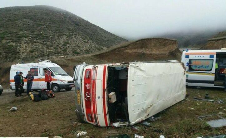 واژگونی مینی‌بوس کارگران معدن مینودشت ۱۶ مصدوم برجا گذاشت