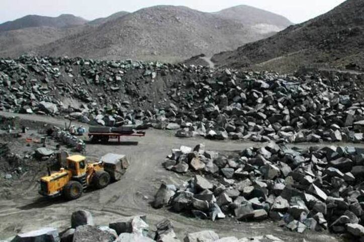 تجلیل از تلاشگران و فعالان برتر حوزه معادن در مهاباد