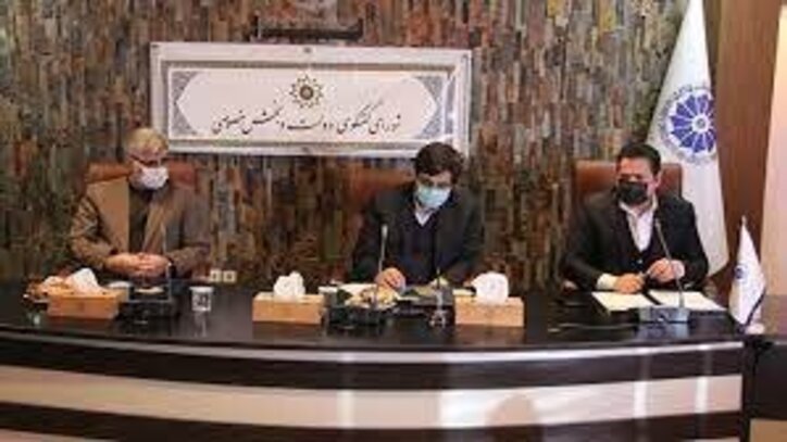 واحد‌های تولیدی با مشکل نقدینگی و مواد اولیه روبرو هستند