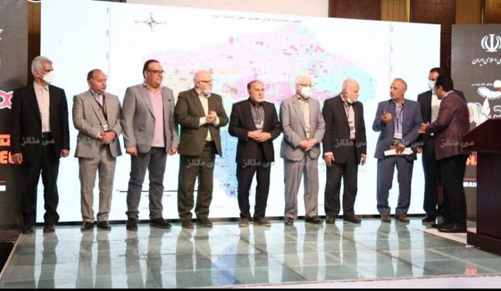 معادن سنگ آهن هماتیت به کمک صنعت فولاد می‌آیند
