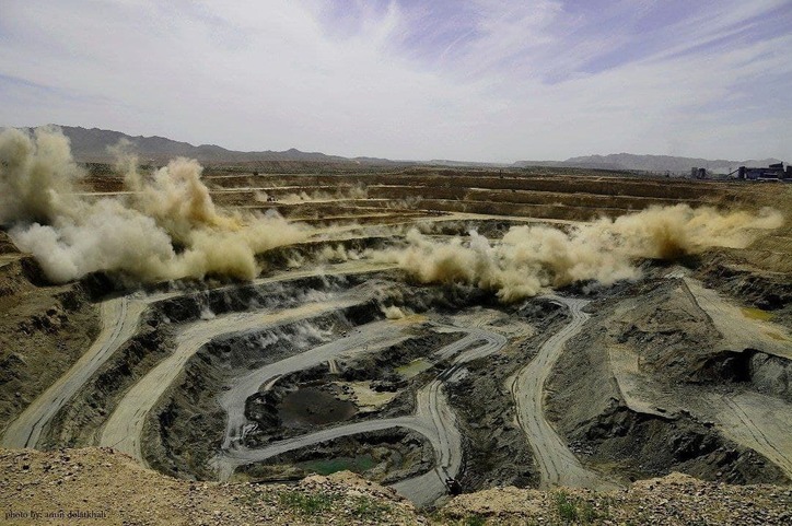آزمایش موفقیت‌آمیز عملیات نوینِ آتشباری در معدن شماره دو گل‌گهر