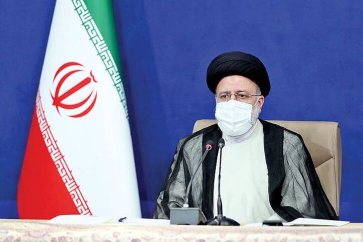 تعویق اکران تیم اقتصادی