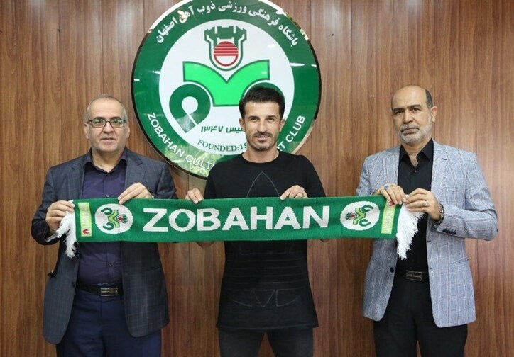 قاسم حدادی‌فر قرارداد خود را با ذوب‌آهن تمدید کرد