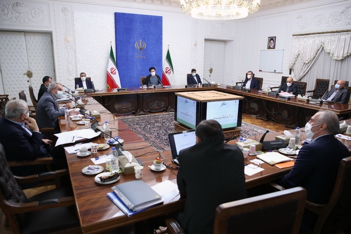 از نظرات نخبگان و ظرفیت‌های تشکل‌های اقتصادی برای نظارت بر زنجیره تامین کالا استفاده شود/ ماموریت وزیر صمت برای تهیه گزارش کاملی از زنجیره تامین، توزیع و مصرف کالا و راهکار‌های نظارت بر آن