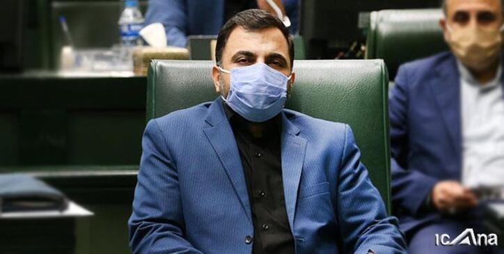 موبایل ایرانی توان رقابت با گوشی خارجی را دارد/ از موبایل تولید داخل استفاده می‌کنم
