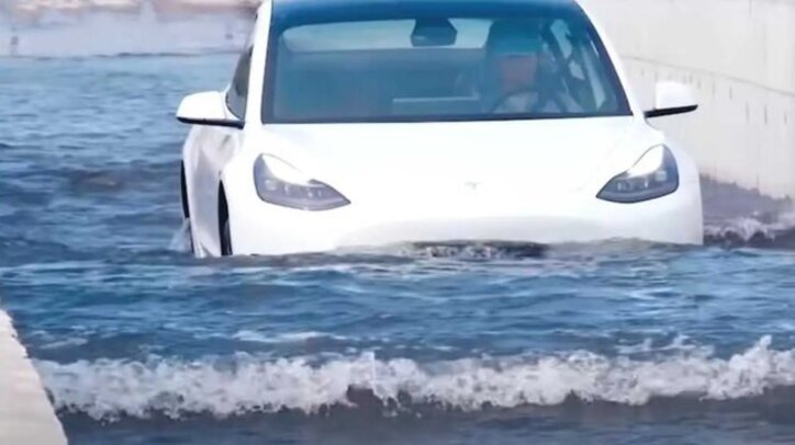 هشدار درباره خودرو‌های در سیل مانده