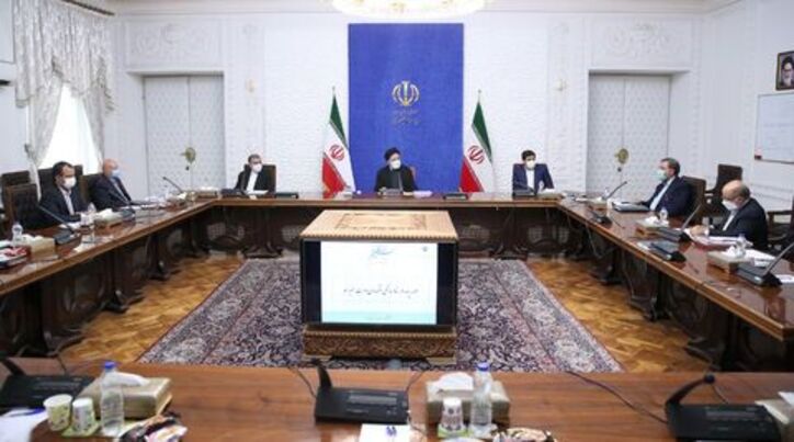 انجام اقدامات فوری برای کنترل بازار ارز و نرخ تورم
