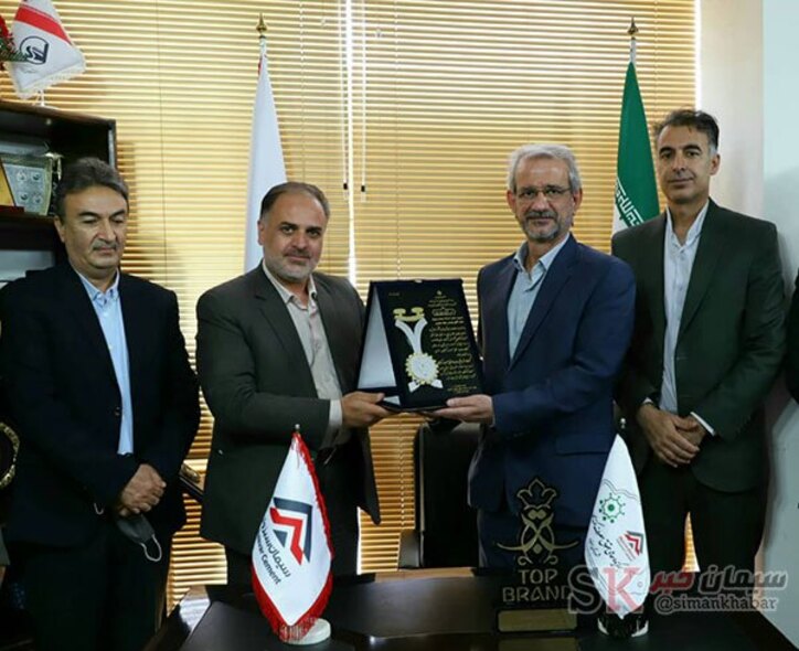 اعطای گواهینامه رعایت حقوق مصرف کنندگان به شرکت سیمان سبزوار