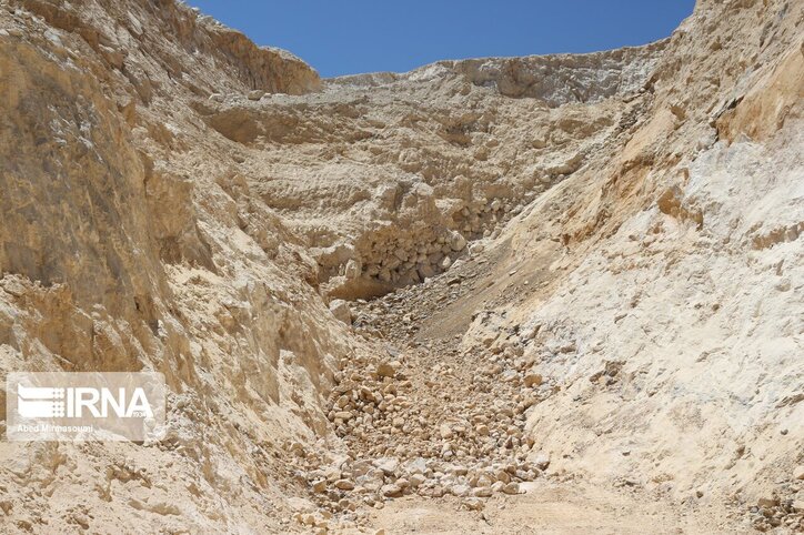 ۱۶ معدن سیلیس در آذربایجان غربی فعال است