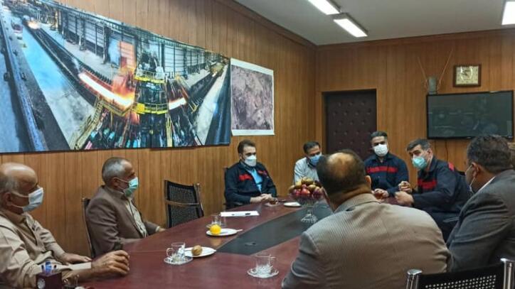 ما خود را عضوی از خانواده بزرگ فولاد اکسین می‌دانیم
