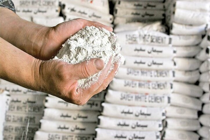 سیمان اسیر مثلث تصمیم‌گیری