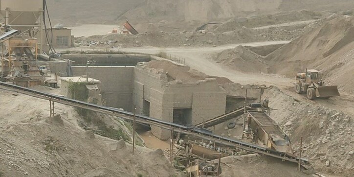 فعالیت معادن شن با وجود آلودگی هوای پایتخت/ انجمن شن و ماسه: مصوبه‌ای برای تعطیلی ابلاغ نشد