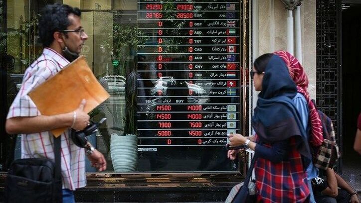 فعالان اقتصادی، چشم‌انتظار ثبات بازار ارز هستند
