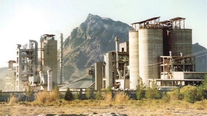 کارخانه سیمانی که برای اهالی ویدر دردسر ساخت