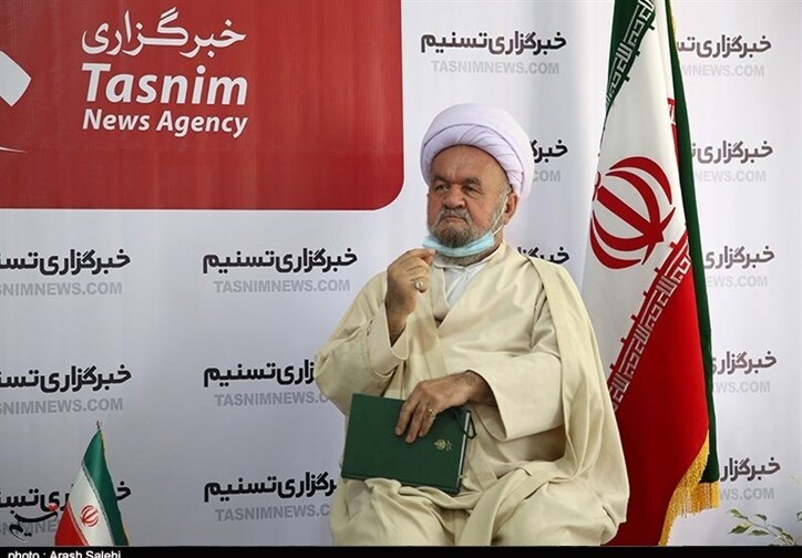 ایستگاه راه‌آهن تاکستان باید از شهر خارج شود