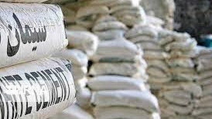 تعزیر مصالح فروشی به علت احتکار سیمان