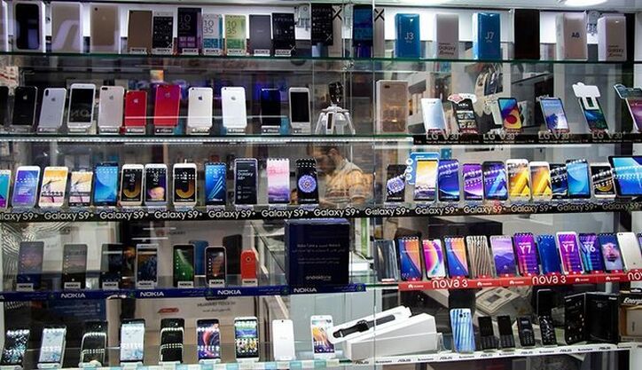 نوسانات ارز و تأثیر آن بر بازار موبایل؛ علت افزایش قیمت گوشی طی یک هفته گذشته