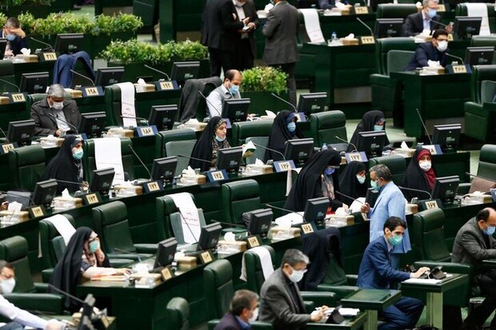 گمرک مکلف به تجهیز گمرکات مرزی به دستگاه ایکس ری شد