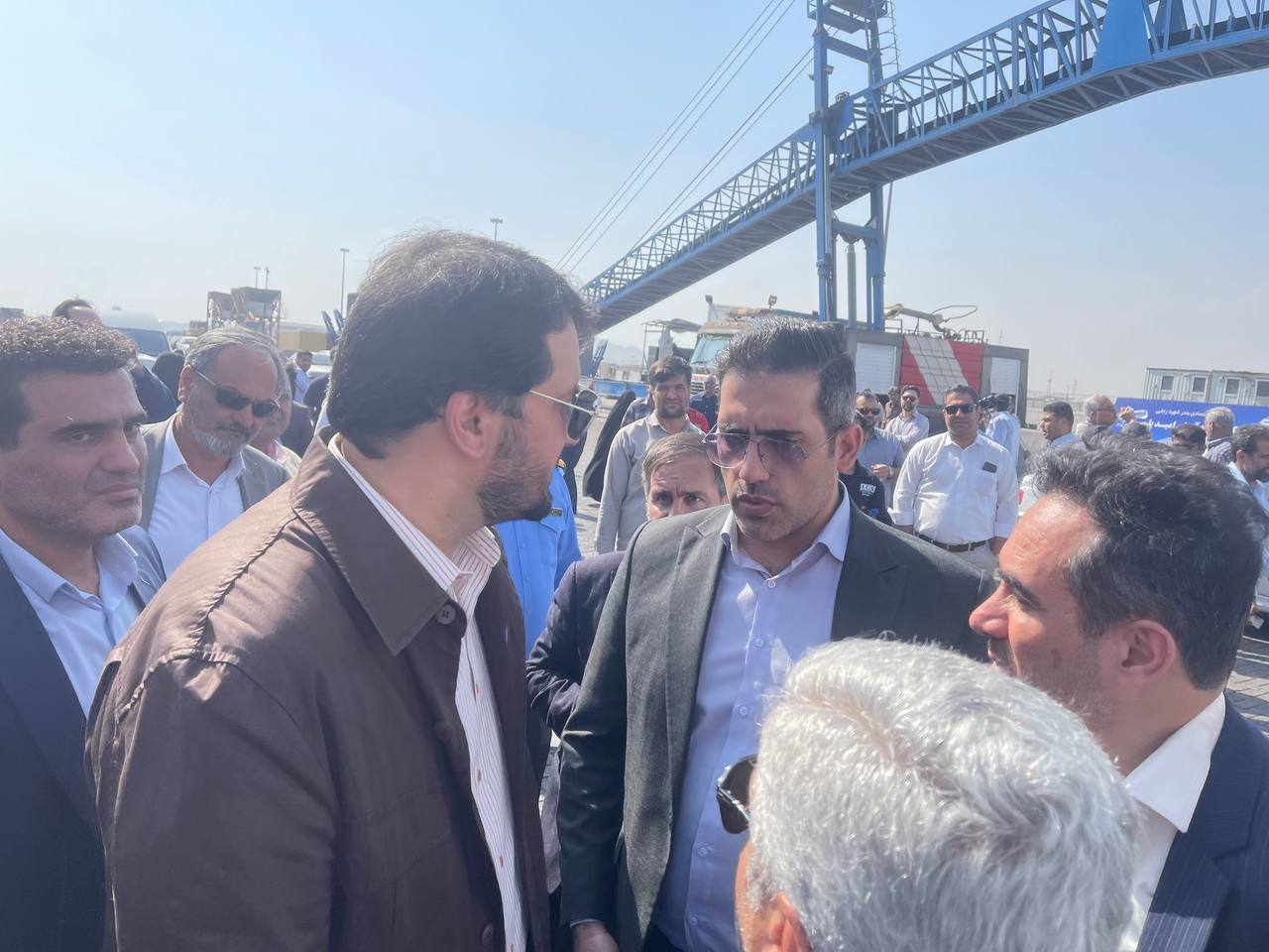 بذرپاش از بندر شهید رجایی، پروژه هیمکو و پروژههای در دست احداث بازدید کرد بذرپاش از بندر شهید رجایی، پروژه هیمکو و پروژههای در دست احداث بازدید کرد