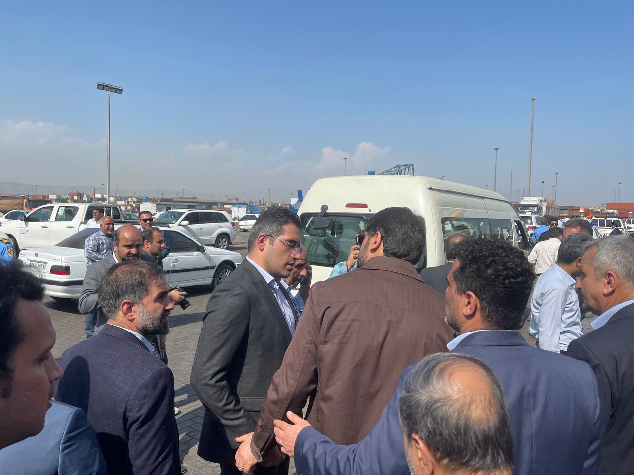 بذرپاش از بندر شهید رجایی، پروژه هیمکو و پروژههای در دست احداث بازدید کرد بذرپاش از بندر شهید رجایی، پروژه هیمکو و پروژههای در دست احداث بازدید کرد