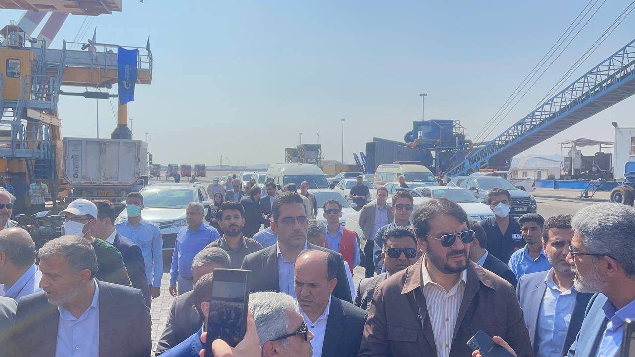 بذرپاش از بندر شهید رجایی، پروژه هیمکو و پروژههای در دست احداث بازدید کرد بذرپاش از بندر شهید رجایی، پروژه هیمکو و پروژههای در دست احداث بازدید کرد
