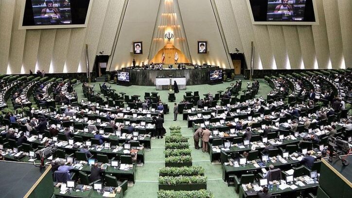 بخشی از درآمد‌های شرکت‌های بورسی معاف از مالیات می‌شود
