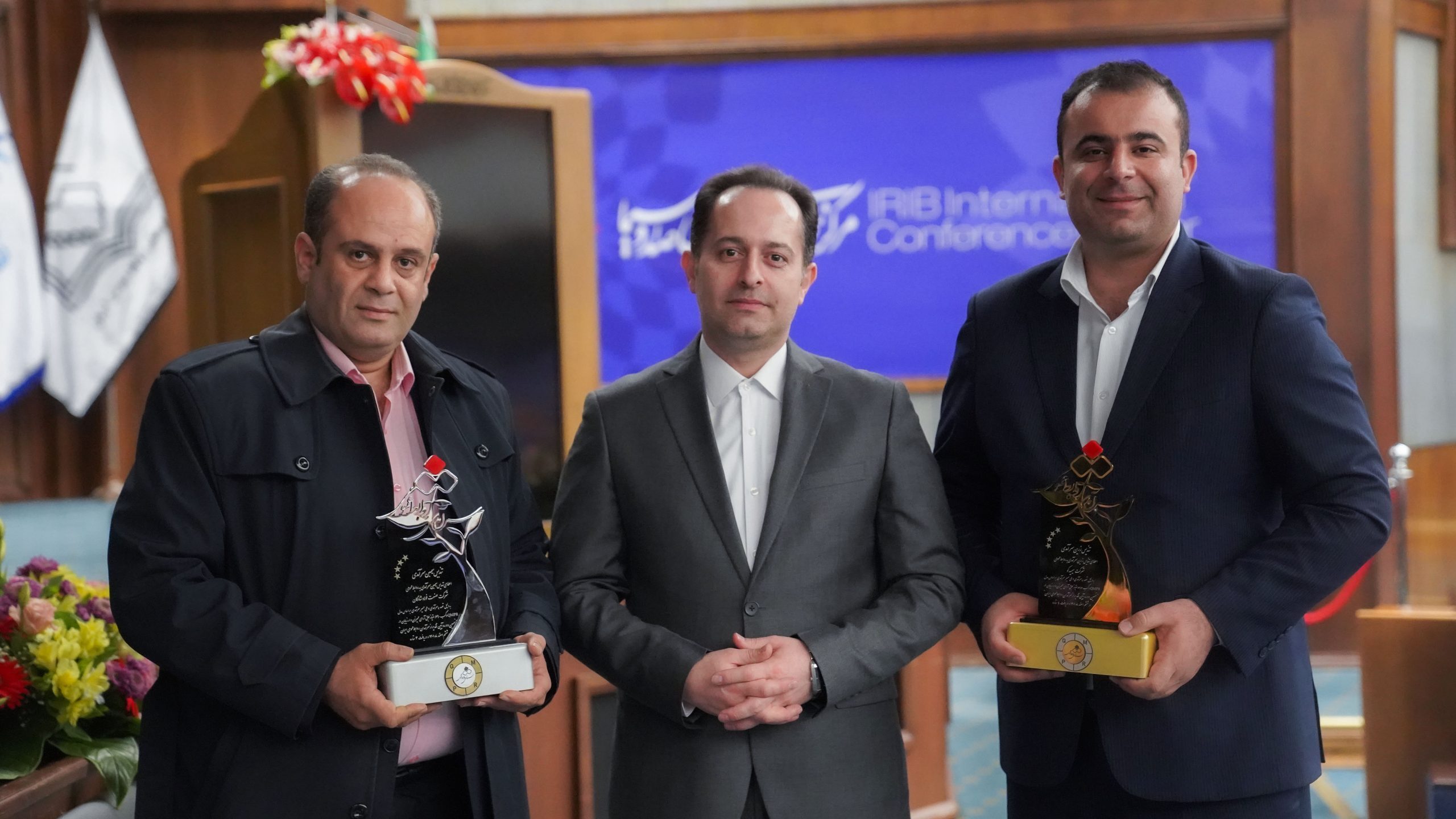 سیمیدکو تندیس زرین تعالی و سرآمدی روابط عمومی ایران را دریافت کرد سیمیدکو تندیس زرین تعالی و سرآمدی روابط عمومی ایران را دریافت کرد