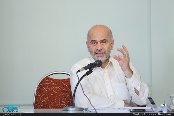 مومنی: تمام سیاست‌های اقتصادی کلیدی که پس از جنگ به عنوان راه نجات معرفی شد به بن بست کامل رسیده است/ هر کس از سر دلسوزی تذکر می‌دهد به چپ گرایی متهم می‌شود/ رسانه‌های سالم باید اجزای مافیای رسانه‌ای مشوق چنین سیاست‌هایی را افشا کنند