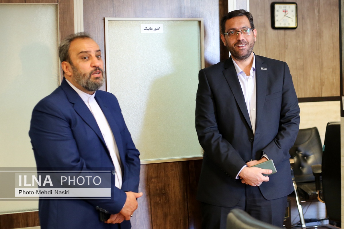 فولاد مبارکه از کارکنان خود به عنوان سرمایههای انسانی یاد میکند/ فولاد مبارکه جزو سختگیرترین صنایع در حوزه ایمنی است فولاد مبارکه از کارکنان خود به عنوان سرمایههای انسانی یاد میکند/ فولاد مبارکه جزو سختگیرترین صنایع در حوزه ایمنی است
