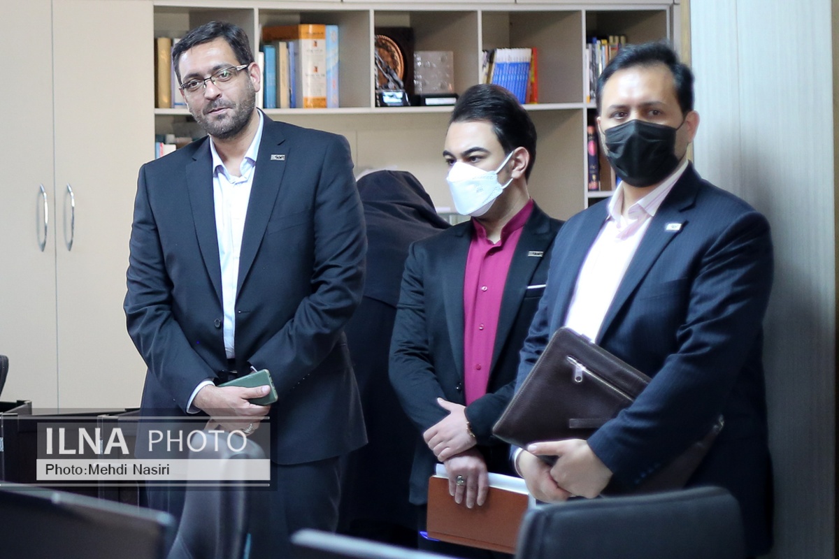 فولاد مبارکه از کارکنان خود به عنوان سرمایههای انسانی یاد میکند/ فولاد مبارکه جزو سختگیرترین صنایع در حوزه ایمنی است فولاد مبارکه از کارکنان خود به عنوان سرمایههای انسانی یاد میکند/ فولاد مبارکه جزو سختگیرترین صنایع در حوزه ایمنی است