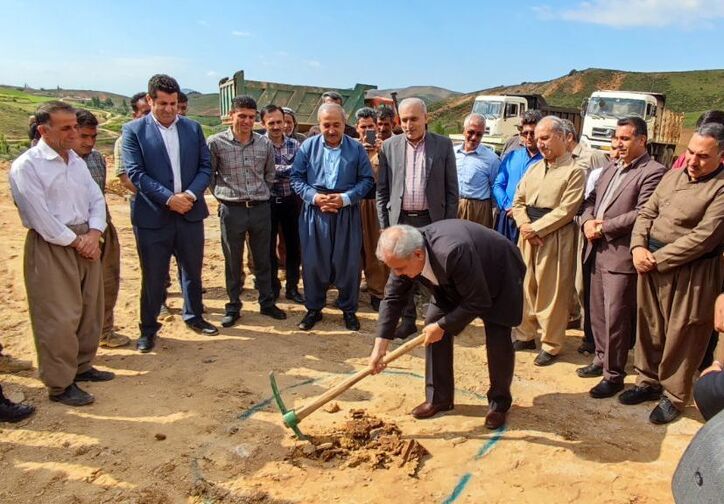 آغاز عملیات بهسازی و آسفالت جاده دسترسی به معادن مهاباد